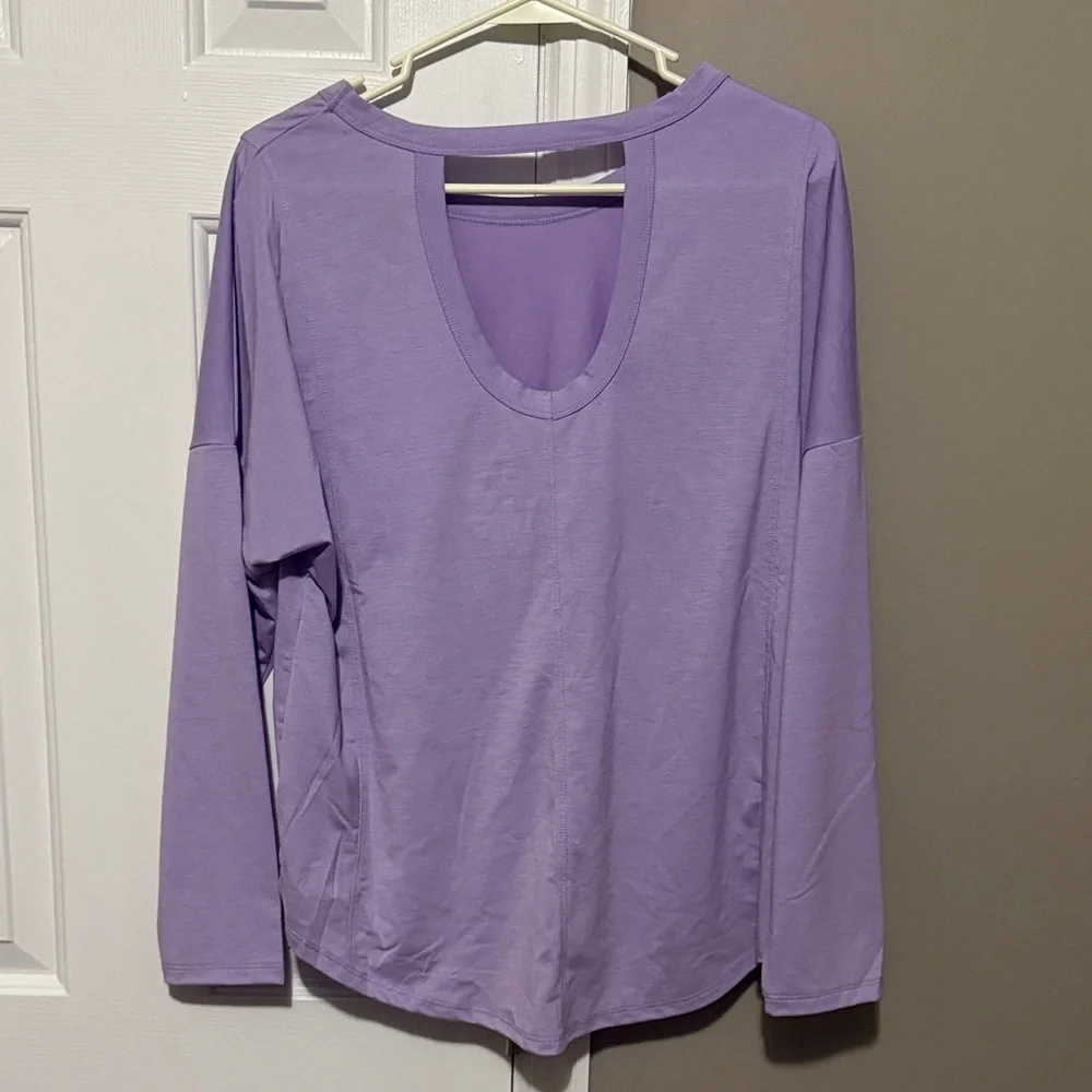 All in Motion Lavender Long Sleeve Top NWT Size Medium - Picture 4 of 4